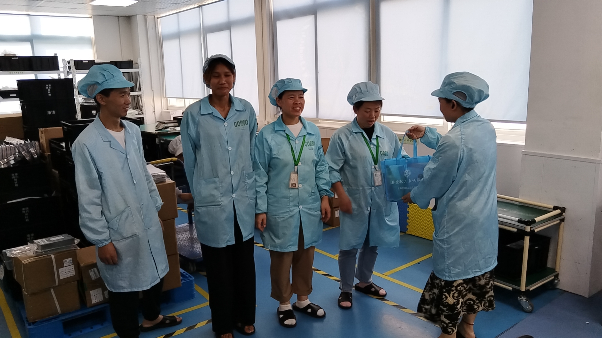 酷暑送清涼，一線員工(gōng)收到(dào)“清涼”大(dà)禮包